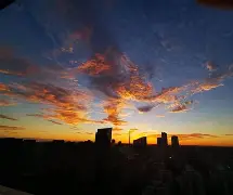  今晨体能课后，菲尼克斯太阳造点机会备战英超，更衣室稳定，高层口径保持一致