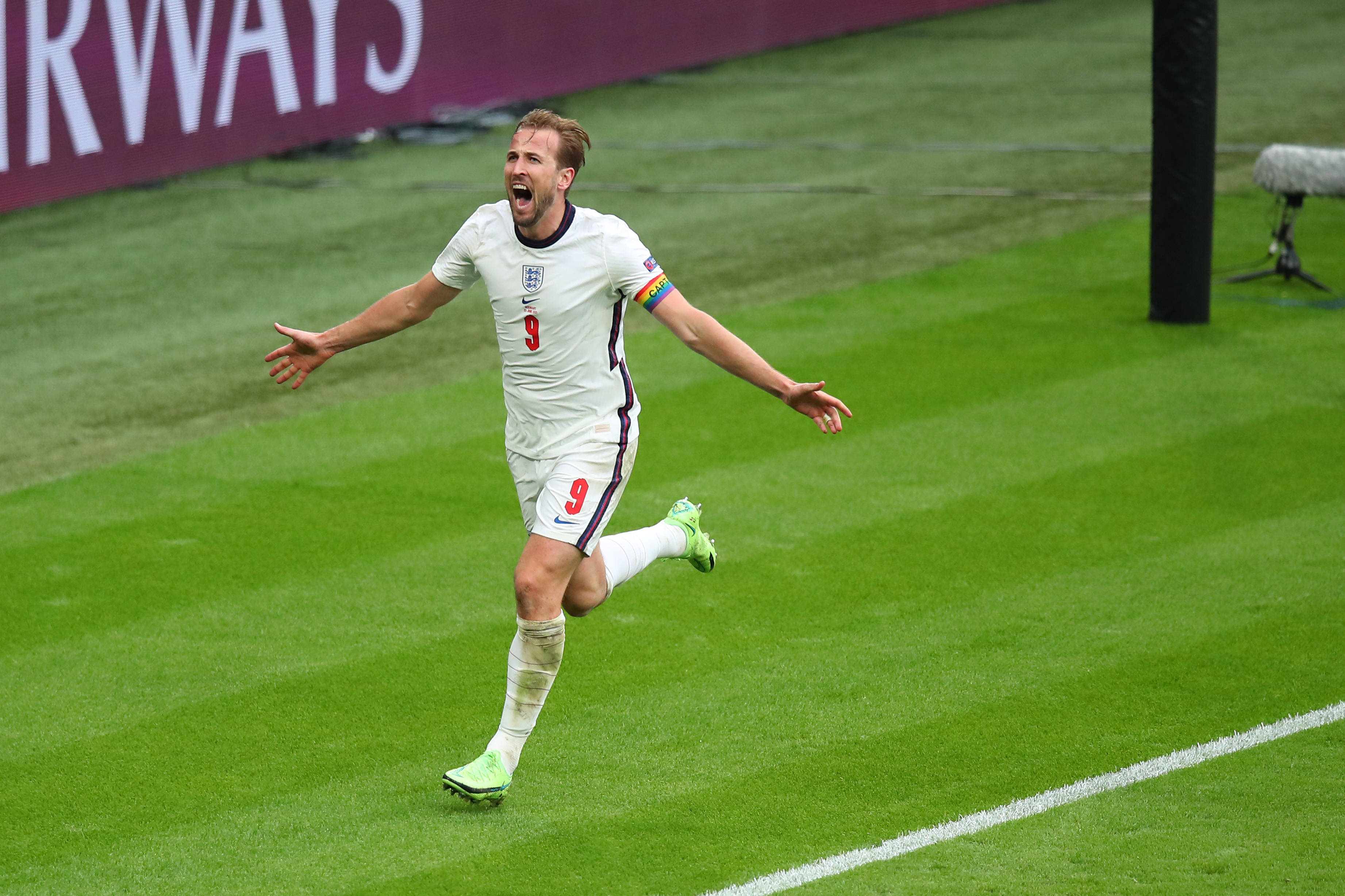 YY体育-包含凯恩迎来三赛季高光表现，尤文图斯球迷沸腾！的词条