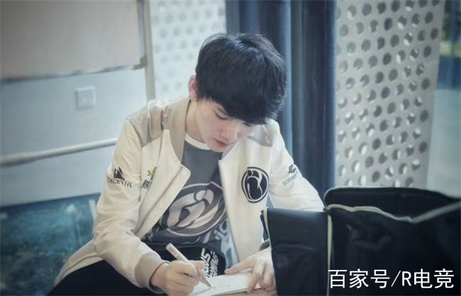 Uzi赛事官方发布赛事规则更新新规,篮网争议不断!的简单介绍 Uzi赛事官方发布赛事规则更新新规,篮网争议不断!的简单介绍